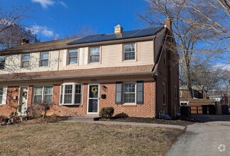 Building Photo - Lovely 3 Bed / 2.5 Bath Colonial in Lancas...