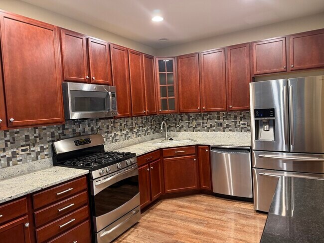 Building Photo - 1282 Newport Cir