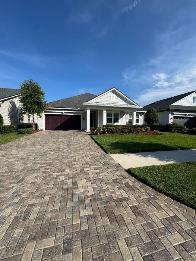 Building Photo - Shearwater, 4 bedroom 3.5 bath home for rent.