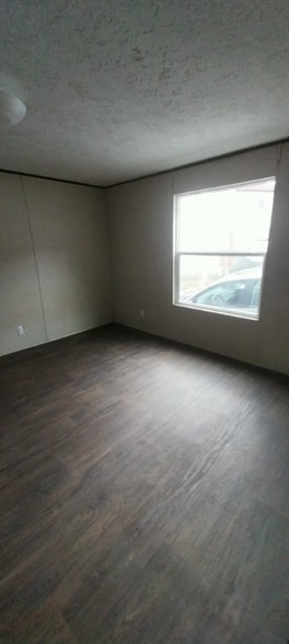 Building Photo - 1075 Sweeten Creek Rd