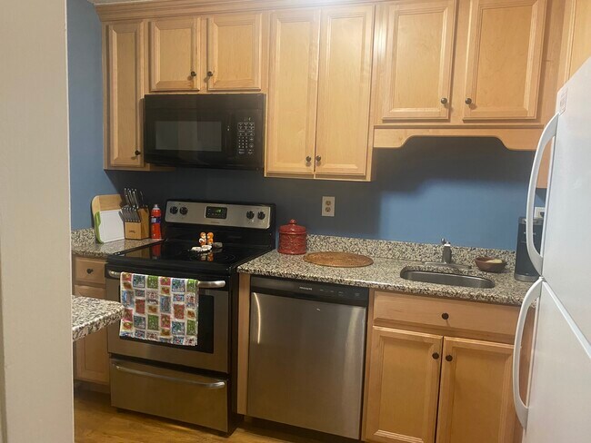 Building Photo - 30 Stony Brook Dr