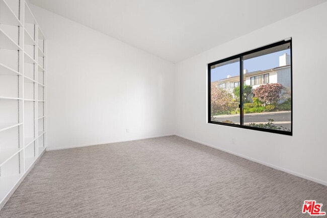 Building Photo - 6805 Shearwater Ln