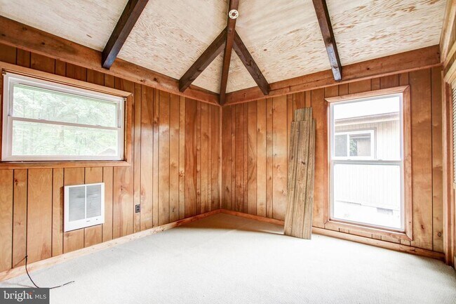 Building Photo - 8297 Squires Ln