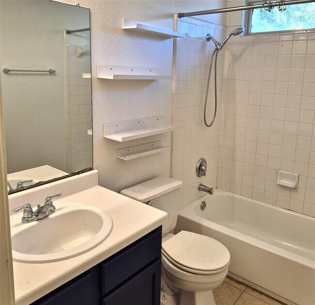 Building Photo - 1139 Emmitt Run