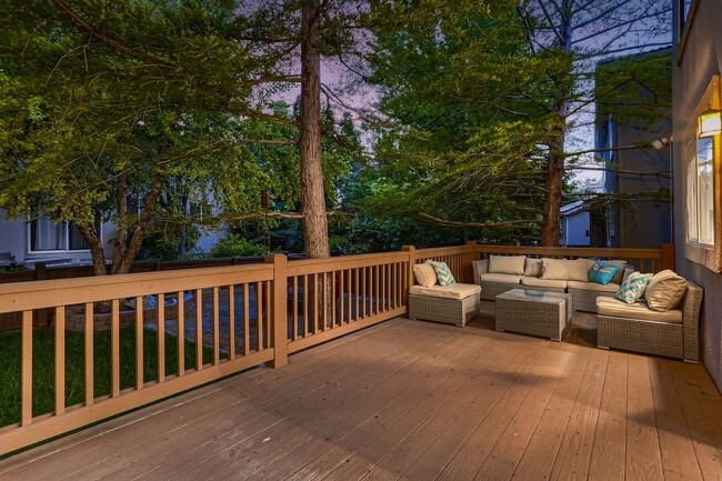 Building Photo - Newly Remodeled Home in the Broadlands!  4...