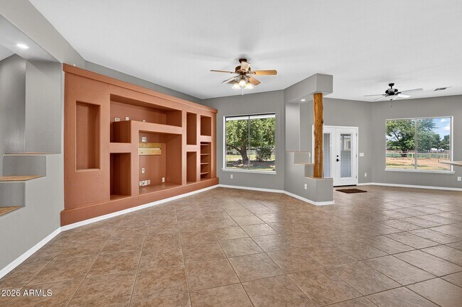 Building Photo - 3002 E Sherry Ln