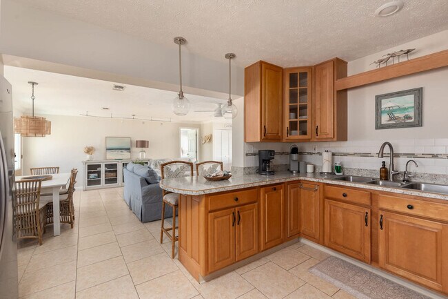 Building Photo - 217 Carol Pl