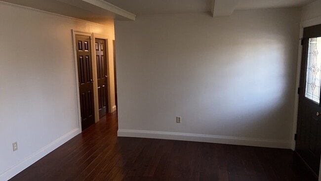 Building Photo - 401 Lufkin Dr