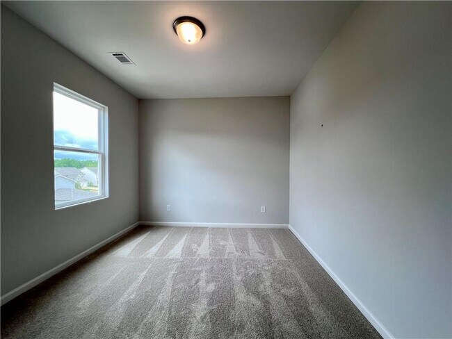 Building Photo - 620 Devon Aly
