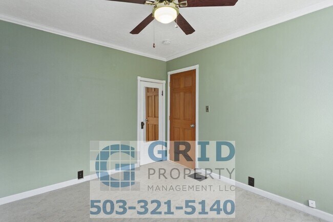 Building Photo - Spacious 3 Bedroom, 2 Bath Craftsman - Creston Park Neighborhood - A Must See!