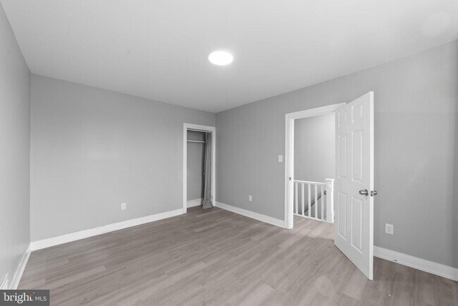 Building Photo - 346 Ridgeway St