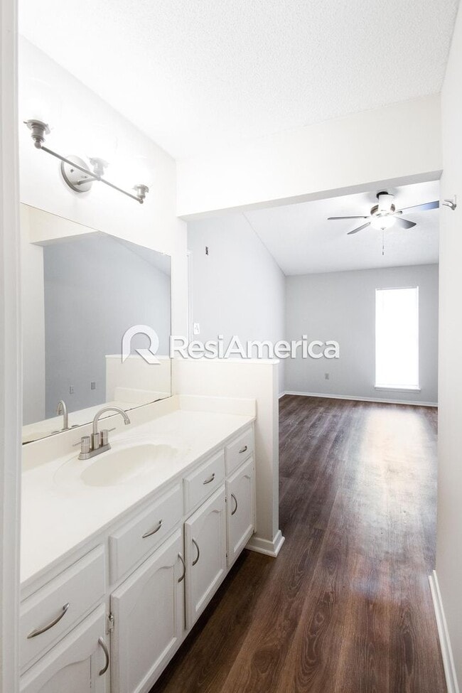 Building Photo - Fully Renovated 3BR/2B home in Olive Branch