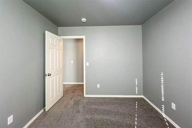 Building Photo - 7802 Bennie Terrace