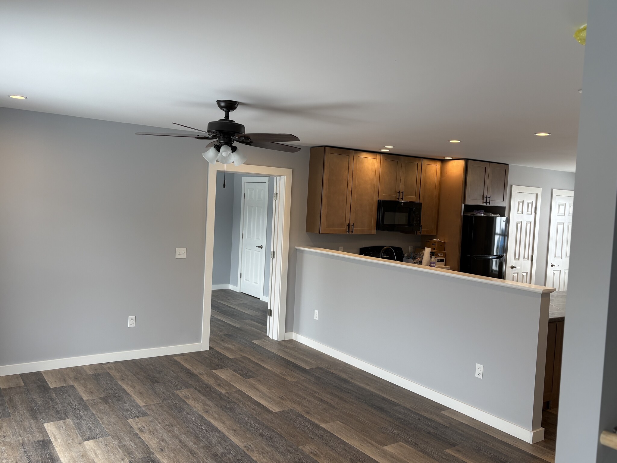 Building Photo - 867 Upper Pleasant Valley Rd