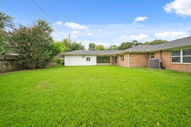 Building Photo - 4427 Sarong Dr