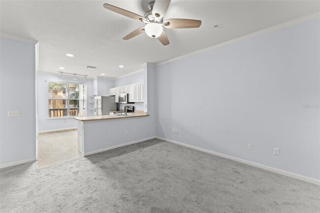 Building Photo - 860 N Orange Ave