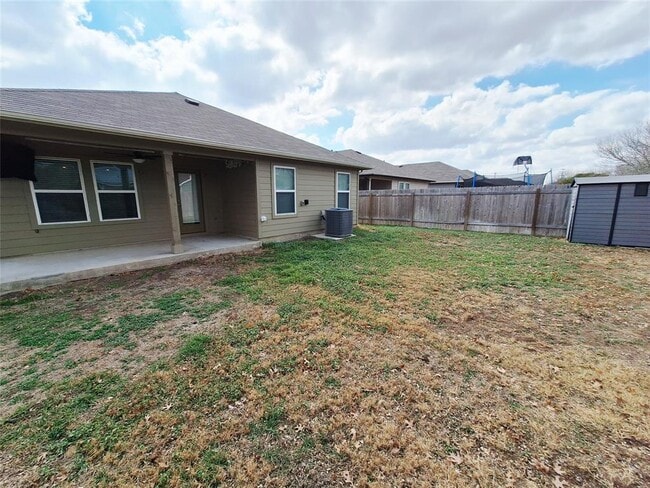 Building Photo - 1327 Camden Ln