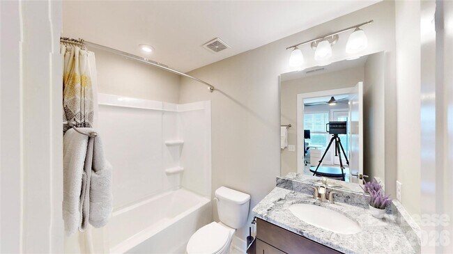 Building Photo - 3804 Sky Haven Dr