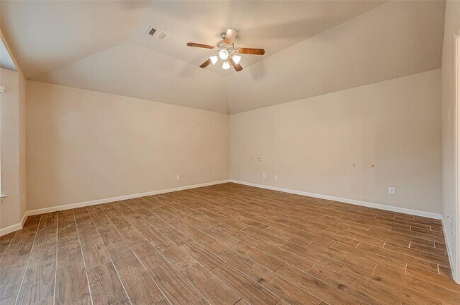 Building Photo - 722 Silver Creek Cir