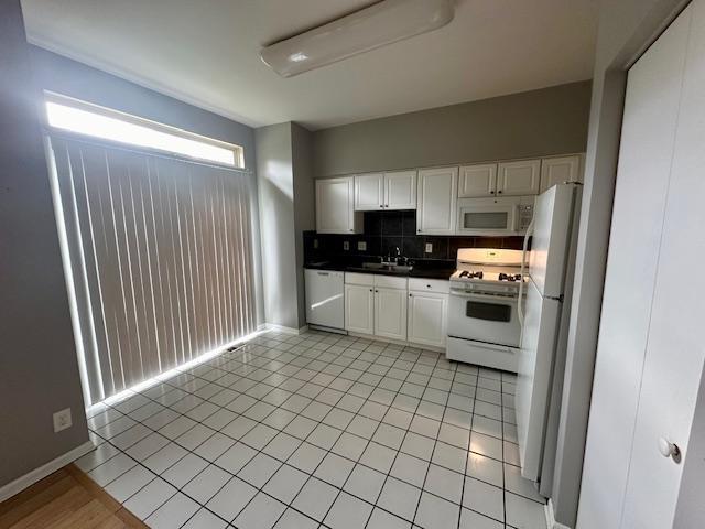 Building Photo - 14050 S Oregon Dr