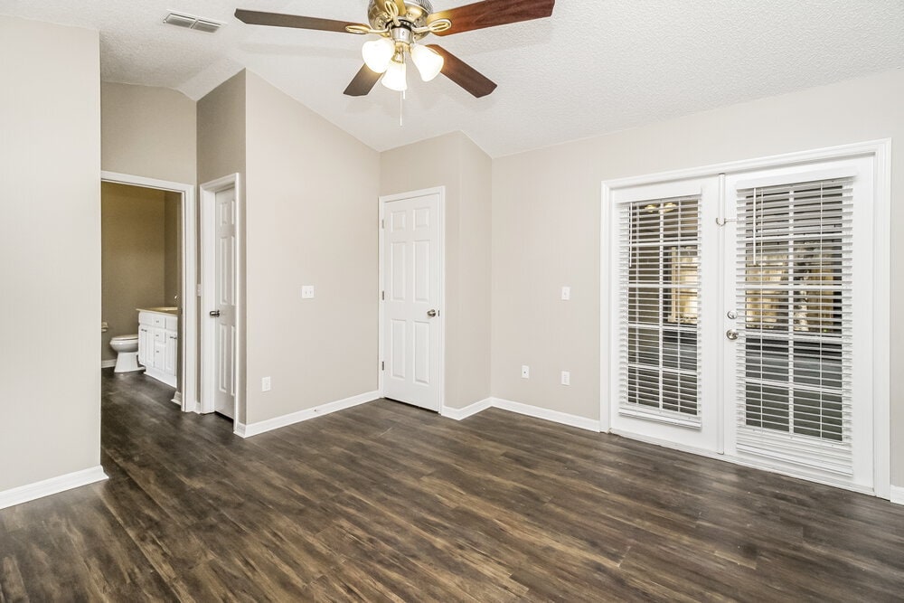 Building Photo - 1045 Piedmont Oaks Dr