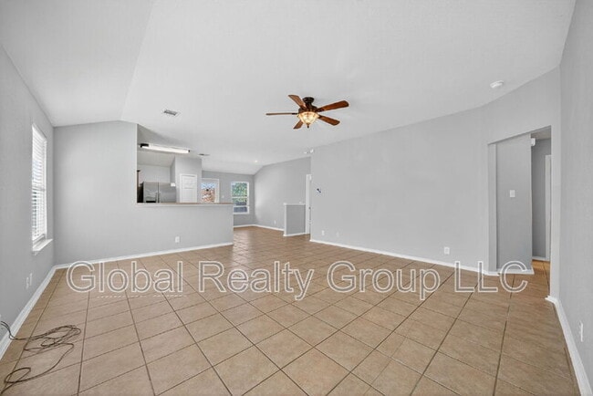 Building Photo - 113 Bronco Bend