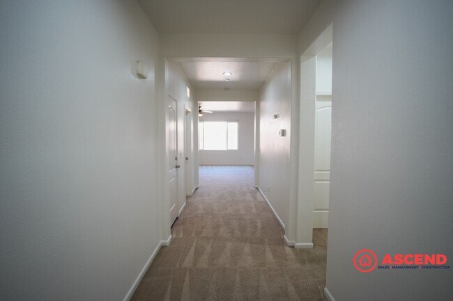 Building Photo - Charming 3 bedroom Home In Southwest!