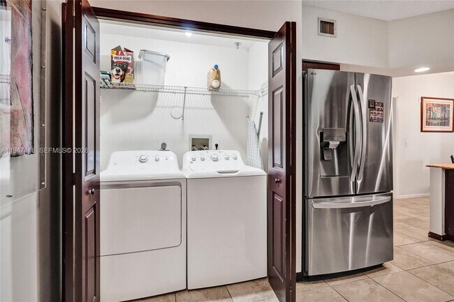 Building Photo - 3155 NE 184th St