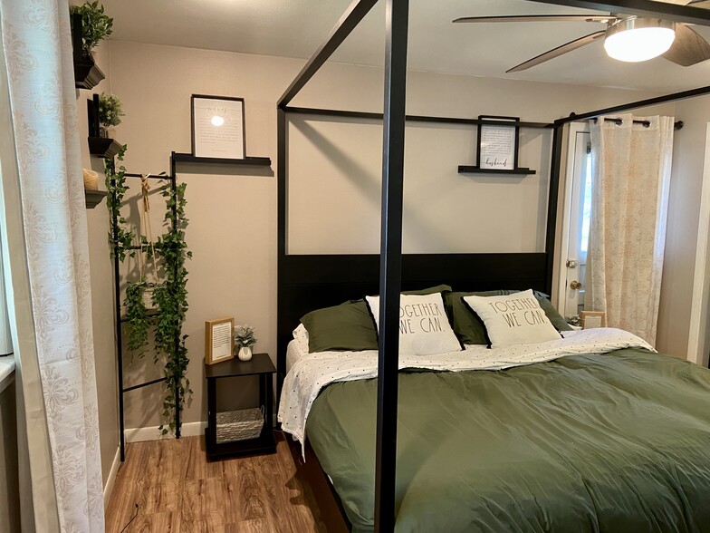 Bedroom 11x13 - 11611 W Elmhurst Pky