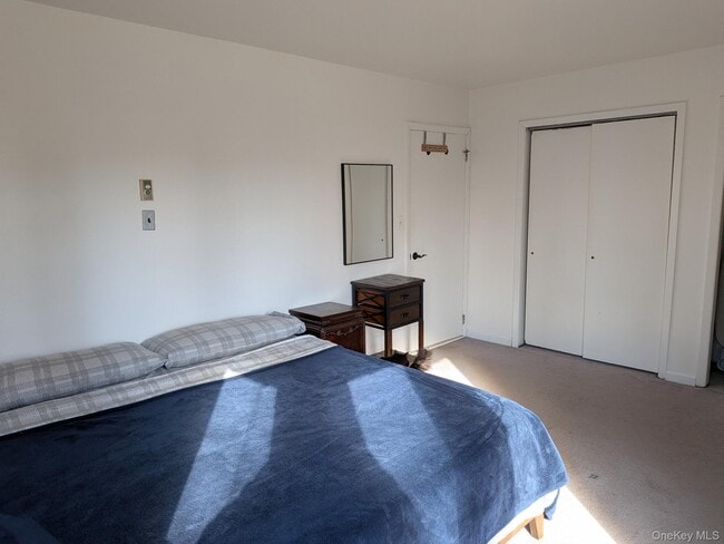 Building Photo - 37 Hill Rd