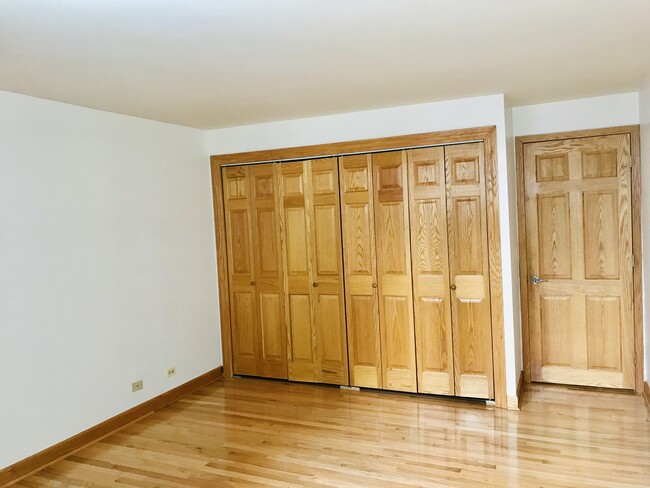 Building Photo - 195 N Harbor Dr