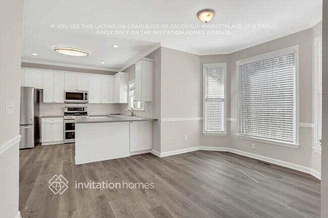 Building Photo - 4894 Day Lily Way