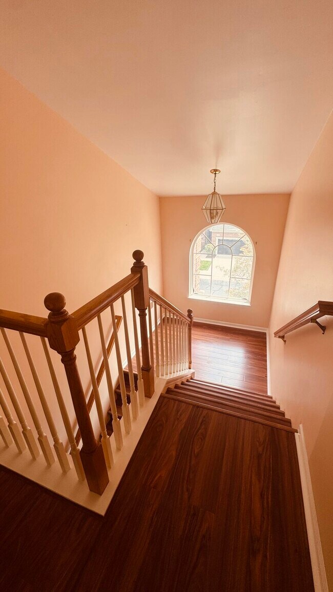 Building Photo - 37572 Newburgh Park Cir