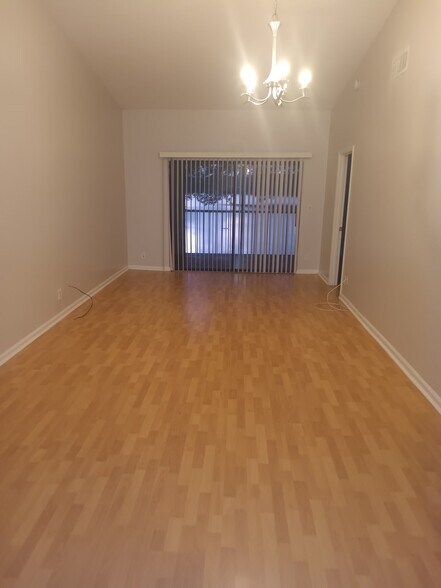 Living Room - 2900 Olivewood Terrace