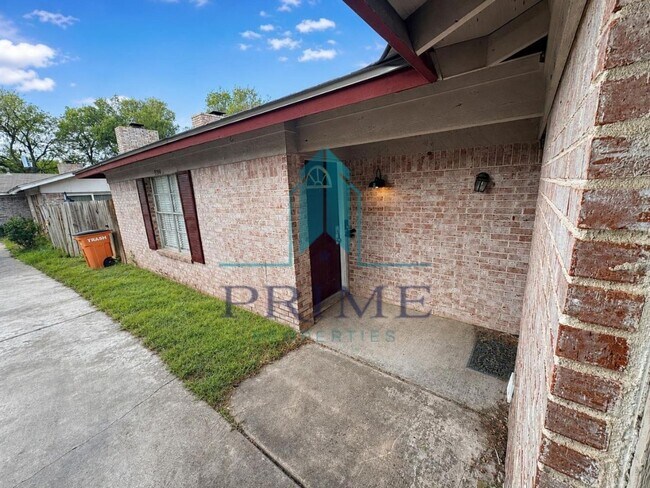 Building Photo - 9900 Randall Dr
