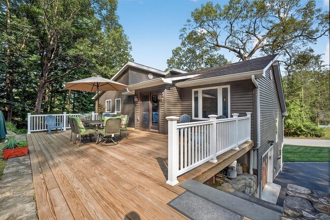 Building Photo - 28 Dirubbo Dr