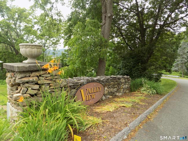 Building Photo - 34 Valley Dr