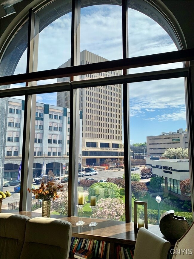 Building Photo - 520 Seneca St