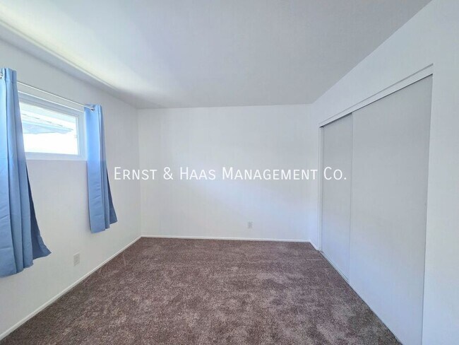 Building Photo - 873 E Turmont St
