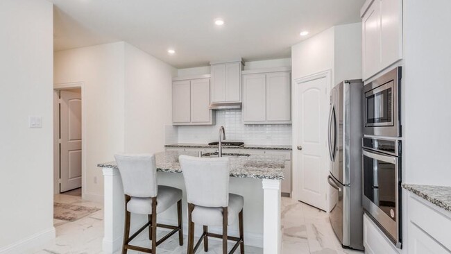 Building Photo - 337 Gleneagles Dr