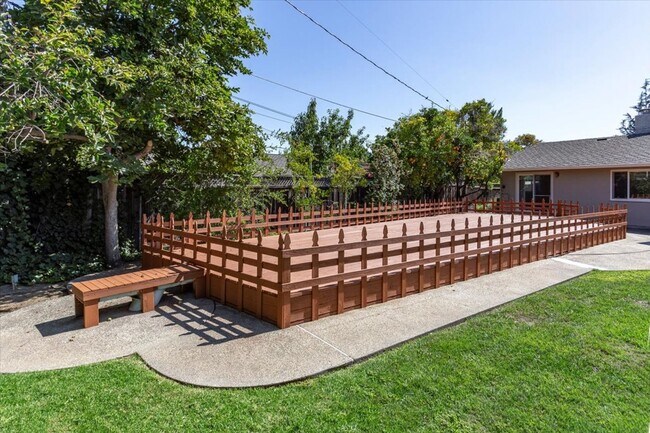 Building Photo - Terrific Sunnyvale Home