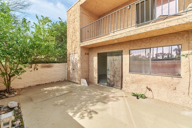 Building Photo - 2420 Los Coyotes Dr