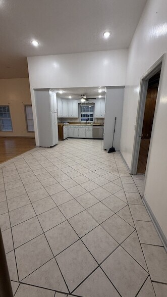 Building Photo - 3034 Fieldview Dr
