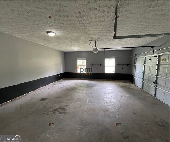 Building Photo - 224 Autumn Ridge Dr