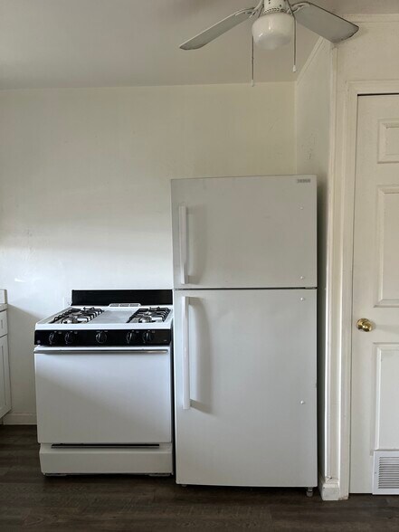 Building Photo - 942 Di Giulio Ave
