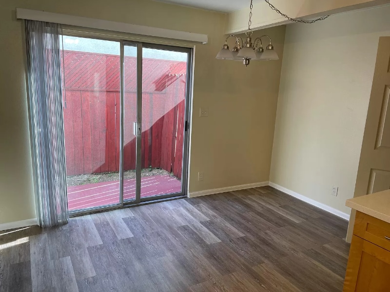 Building Photo - 2977 Mendoza Dr