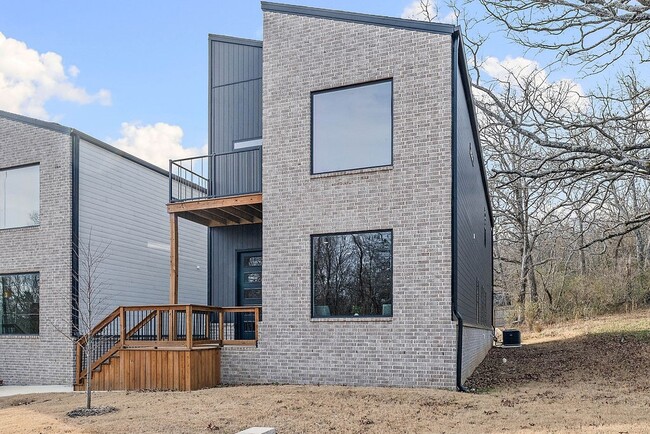 Building Photo - 479 S Happy Hollow Rd