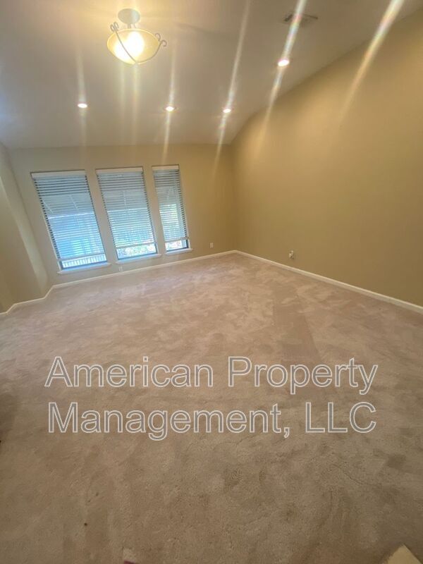 Building Photo - 6004 S Atlanta Ct