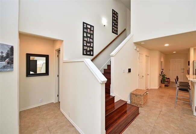 Building Photo - 7215 Ravenswood
