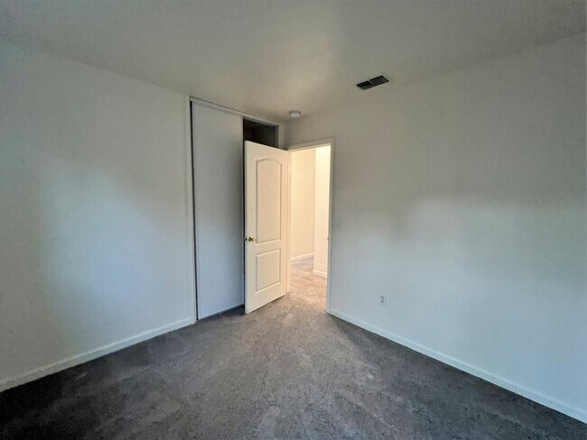 Building Photo - 3336 Irvindale Way